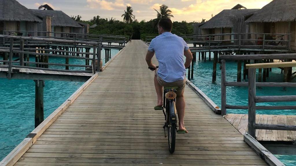SelwoodHolidaySnapsArticleLead.jpg Joel Selwood enjoying the Maldives. - Geelong Cats,Tag-Gallery